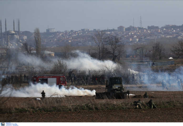 Έβρος: Νέα επεισόδια στις Καστανιές! Πετροπόλεμος και δακρυγόνα από την τουρκική πλευρά