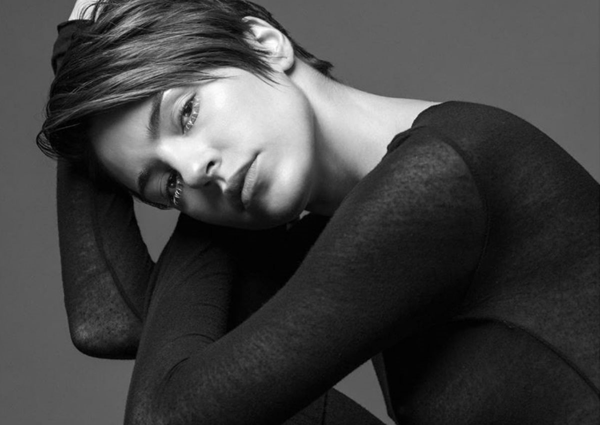 Η Κάτια Ταραμπάνκο ποζάρει topless πάνω στο πιάνο και «ρίχνει» το Instagram!