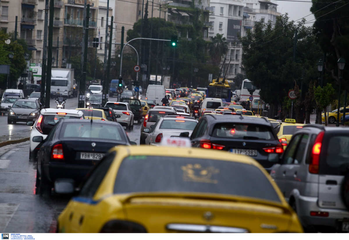 Τροχαίο με υλικές ζημιές στο Δαφνί προκάλεσε κυκλοφοριακό χάος