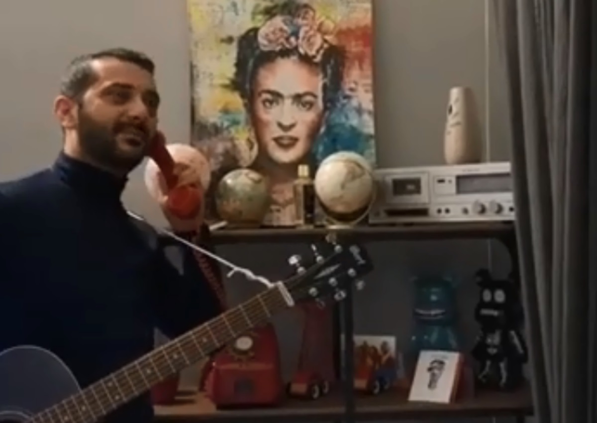 Λεωνίδας Κουτσόπουλος: Ο κατ’ οίκον περιορισμός και η μαμά του! [video]