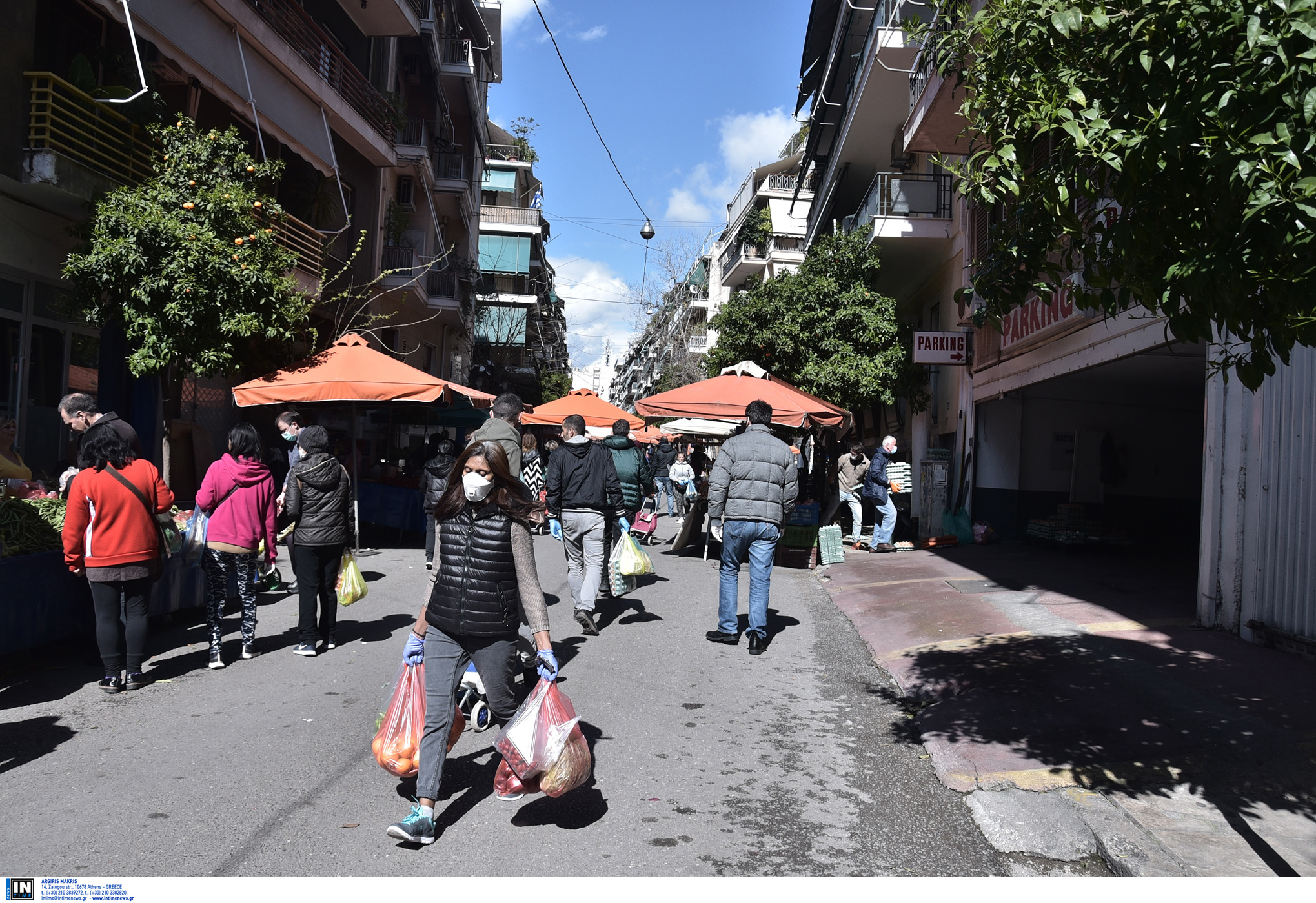 Κορονοϊός: Η δυνατότητα που δίνεται στις λαϊκές όσο ισχύουν τα μέτρα