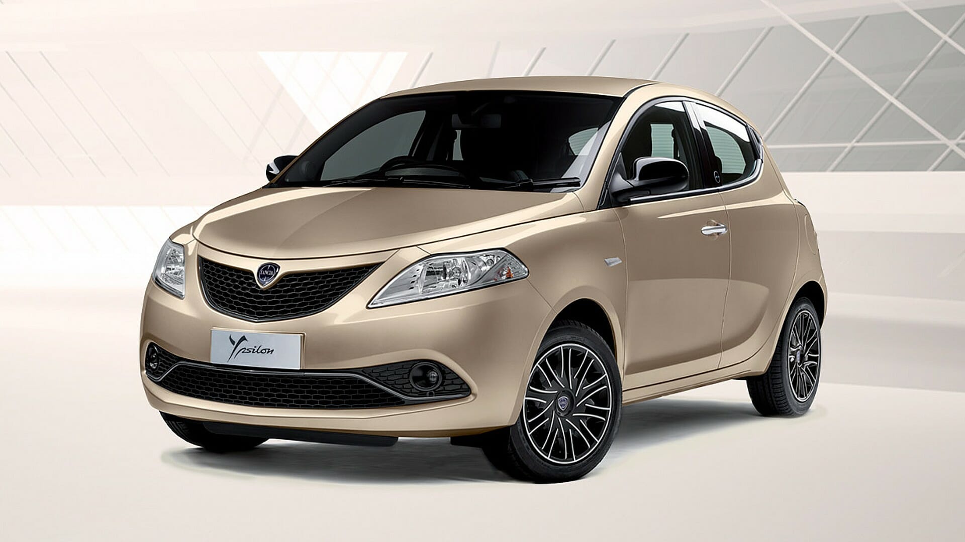 H Lancia Ypsilon ζει και εξηλεκτρίζεται! [pics]