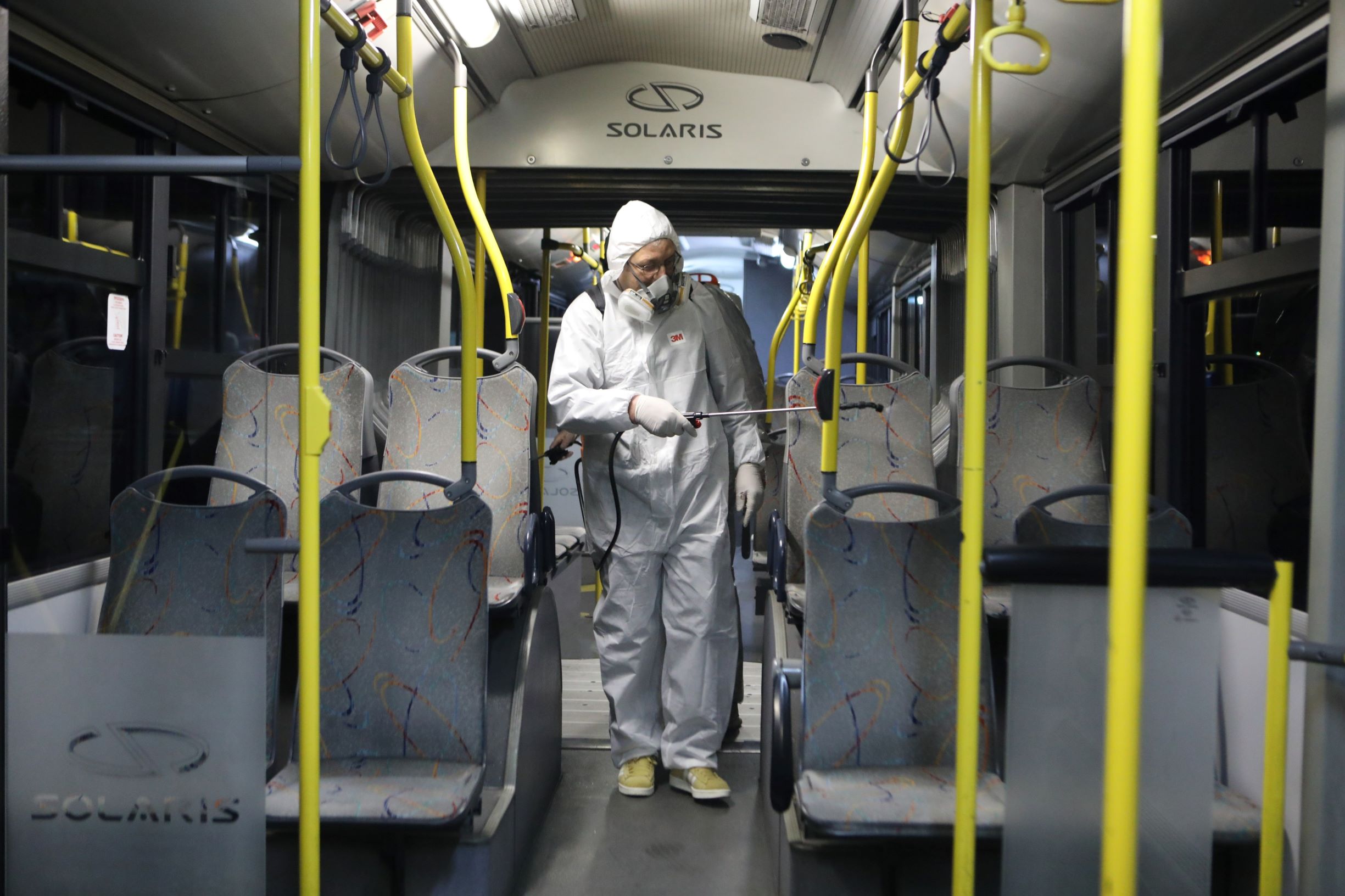 Τα λεωφορεία εξοπλίζονται με αντιμικροβιακά φύλλα χαλκού για προστασία από τον κορονοϊό