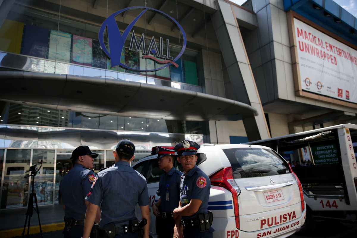 Φιλιππίνες: Συνεχείς οι διαπραγματεύσεις για να λήξει η ομηρία σε εμπορικό κέντρο