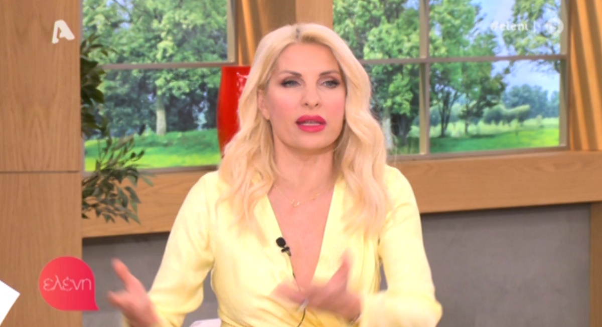 Η Ελένη Μενεγάκη πέταξε τα γάντια που φορούσε για προστασία από τον κορονοϊό