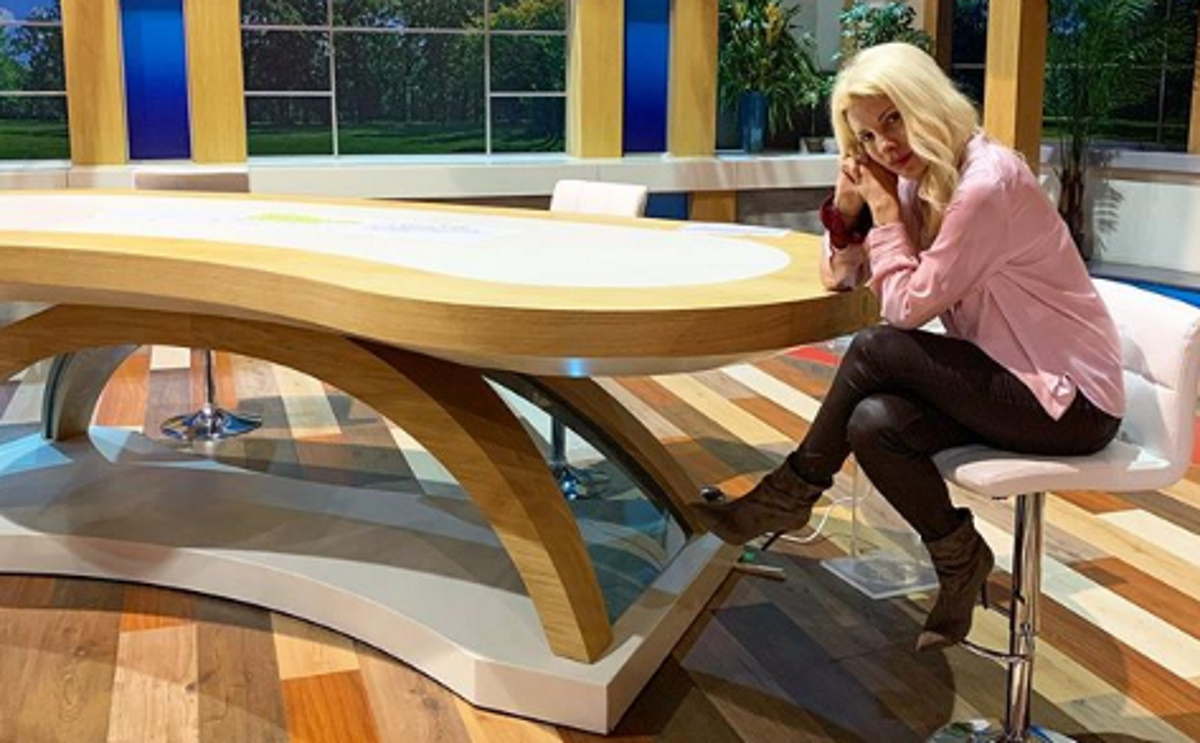 Προβληματισμός με την Ελένη Μενεγάκη – Μόνη σε ένα άδειο πλατό