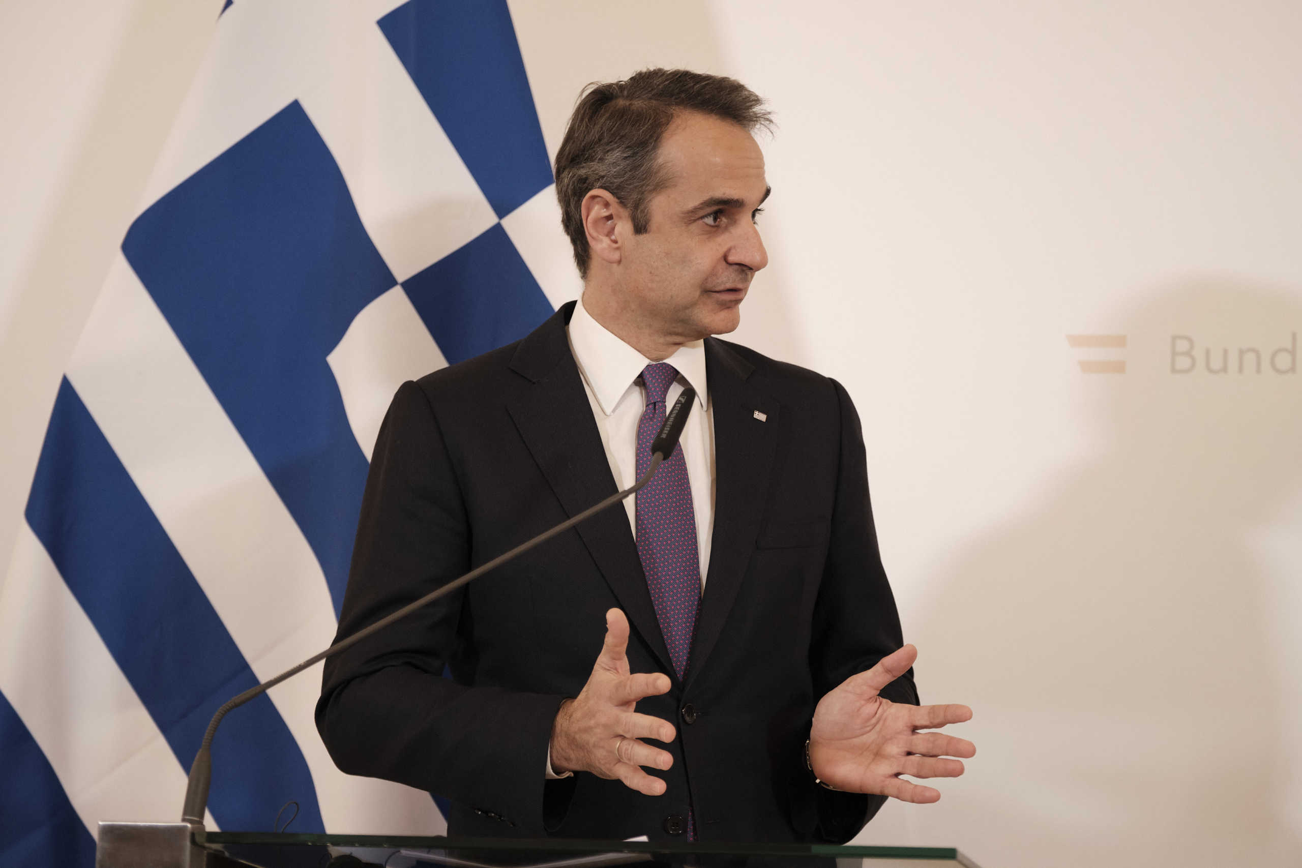 Κορονοϊός: Μπαράζ συσκέψεων Μητσοτάκη και μίνι διάγγελμα