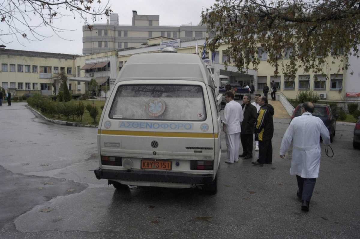 Χαμός στο Νοσοκομείο Τρικάλων: Τρέχουν όλοι για… τεστ κορονοϊού