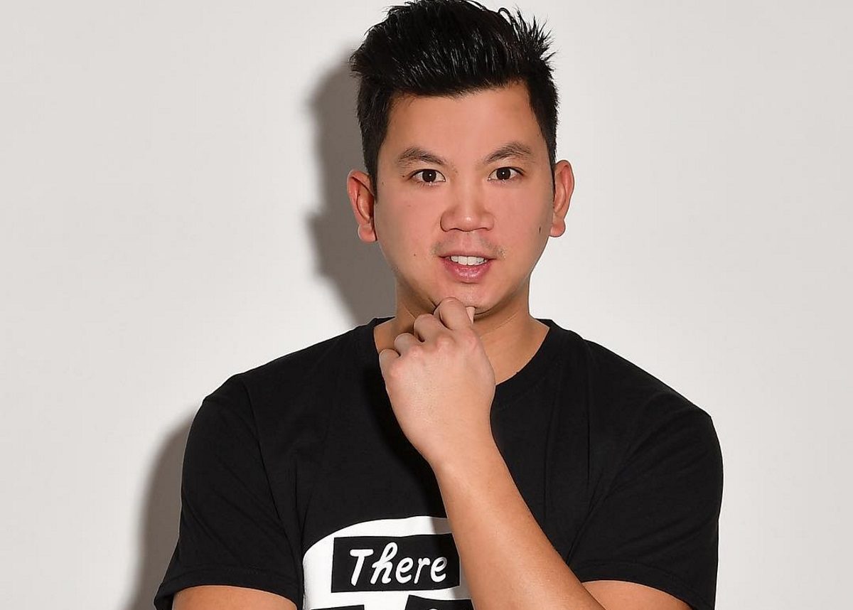 Απίστευτη φωτογραφία! Ο Ορέστης Τσανγκ ταξιδεύει μόνος σε ολόκληρο αεροπλάνο λόγω κορονοϊού