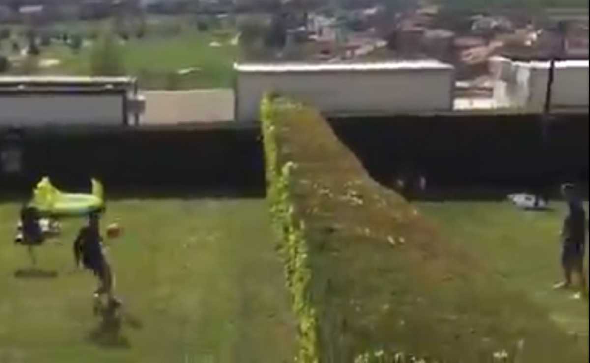 Ποδοσφαιριστές ανακάλυψαν την τέλεια προπόνηση εν μέσω κορονοϊού (video)