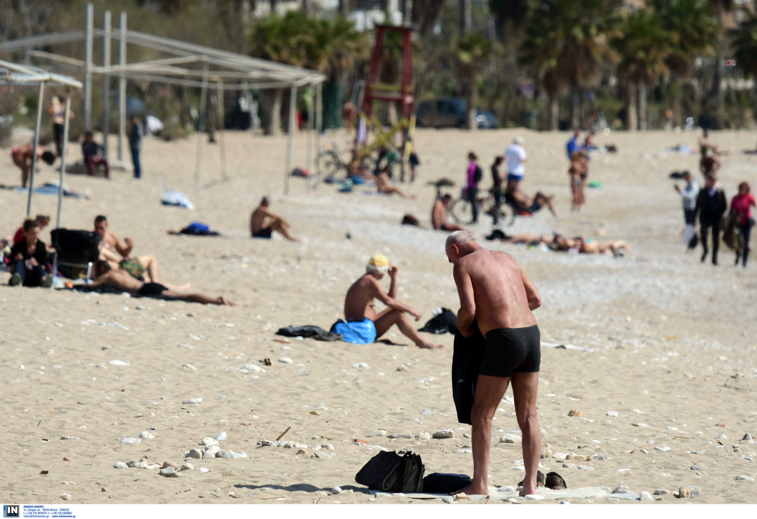 Κορονοϊός: Ανοιχτό το ενδεχόμενο για ολική καραντίνα και απαγόρευση κυκλοφορίας