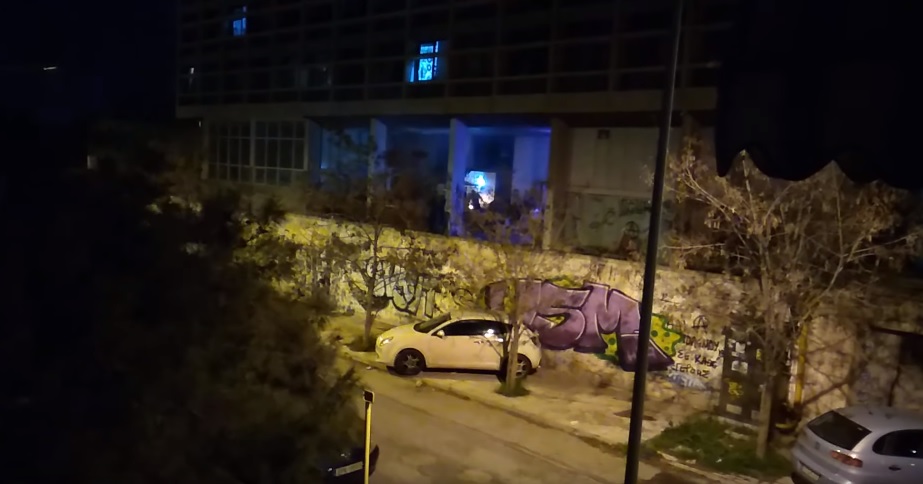 Κορονοϊός: “Έγραψαν” τις απαγορεύσεις και ξεσάλωσαν με πάρτι στη φοιτητική εστία της Θεσσαλονίκης (Βίντεο)