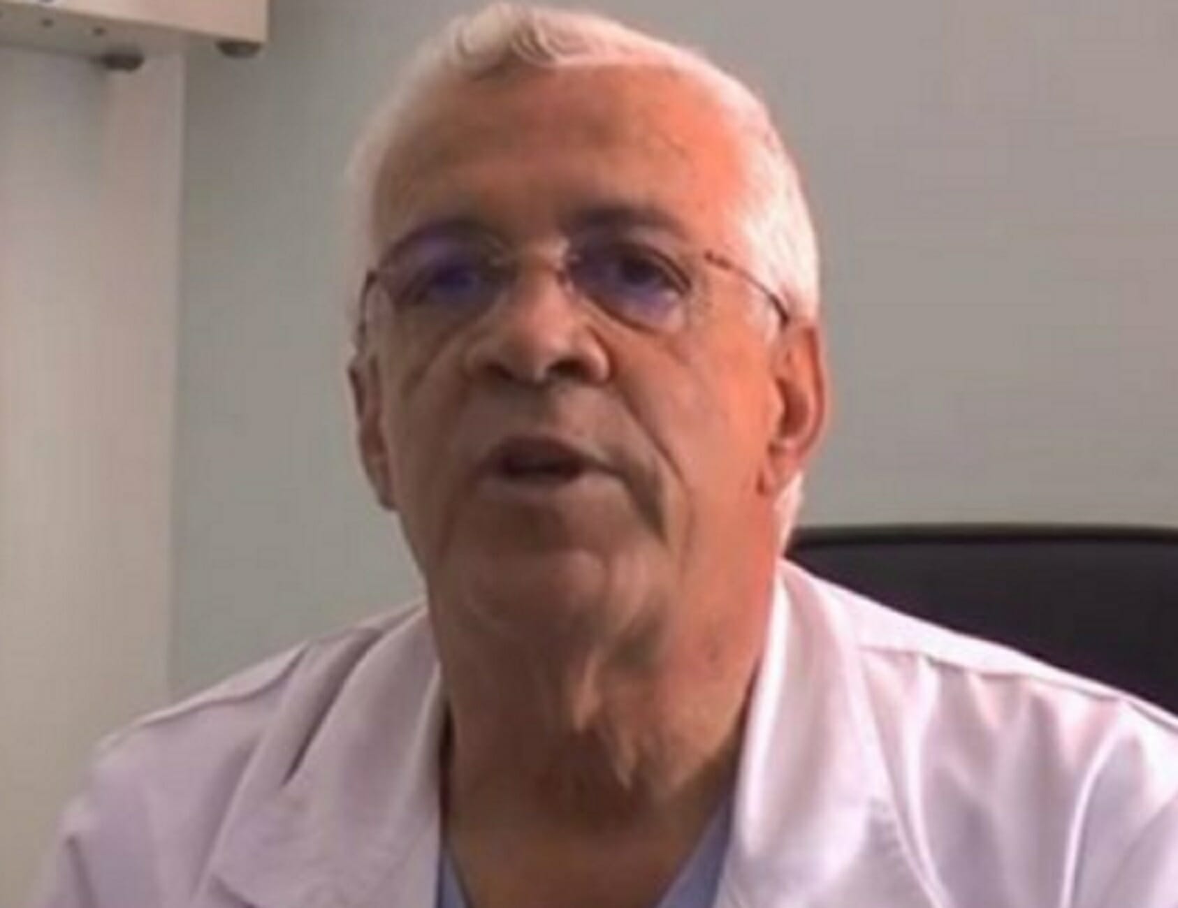 Κορονοϊός: Διευθυντής πνευμονολόγος για τη Θεία Κοινωνία! “Λυπάμαι για αυτά που ακούστηκαν” (Βίντεο)