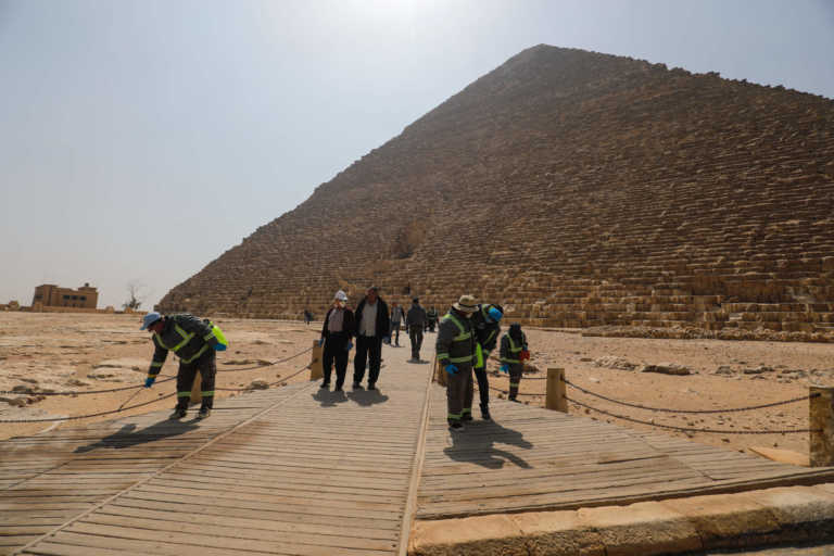 Κορονοϊός: Απολύμανση σε όλες τις Πυραμίδες έκαναν οι αρχές στην Αίγυπτο