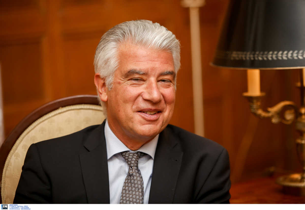 “Υπόκλιση” του Γερμανού πρέσβη στον Μανώλη Γλέζο