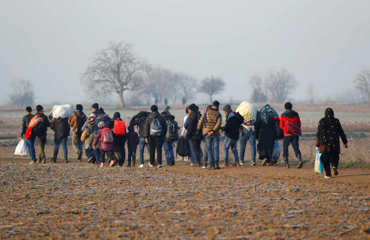 Τουλάχιστον 13 χιλιάδες πρόσφυγες και μετανάστες στα ελληνοτουρκικά σύνορα! Δύσκολη νύχτα στον Έβρο
