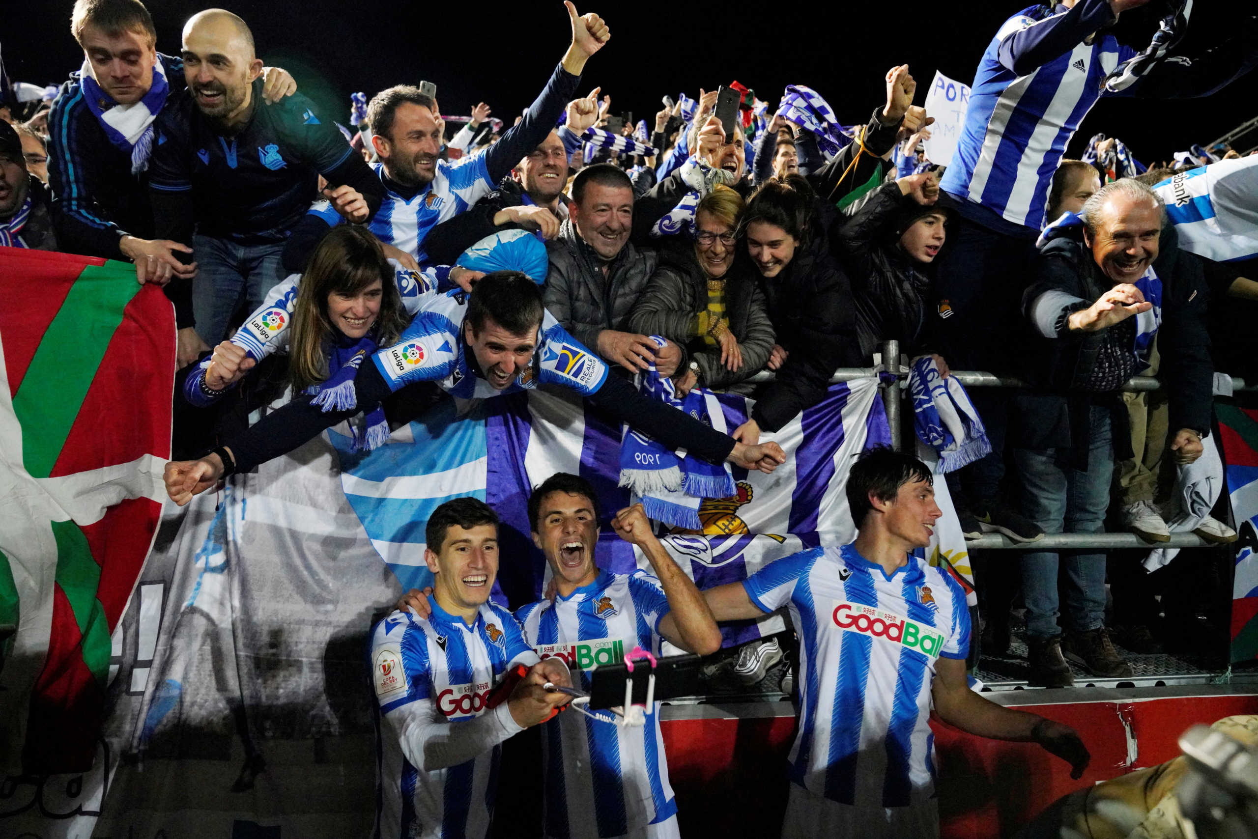Soccer Football - Copa del Rey - Semi Final - Second Leg - Mirandes v Real Sociedad - Estadio Municipal de Anduva, Miranda de Ebro, Spain - March 4, 2020   Real Sociedad players celebrate after the match    REUTERS