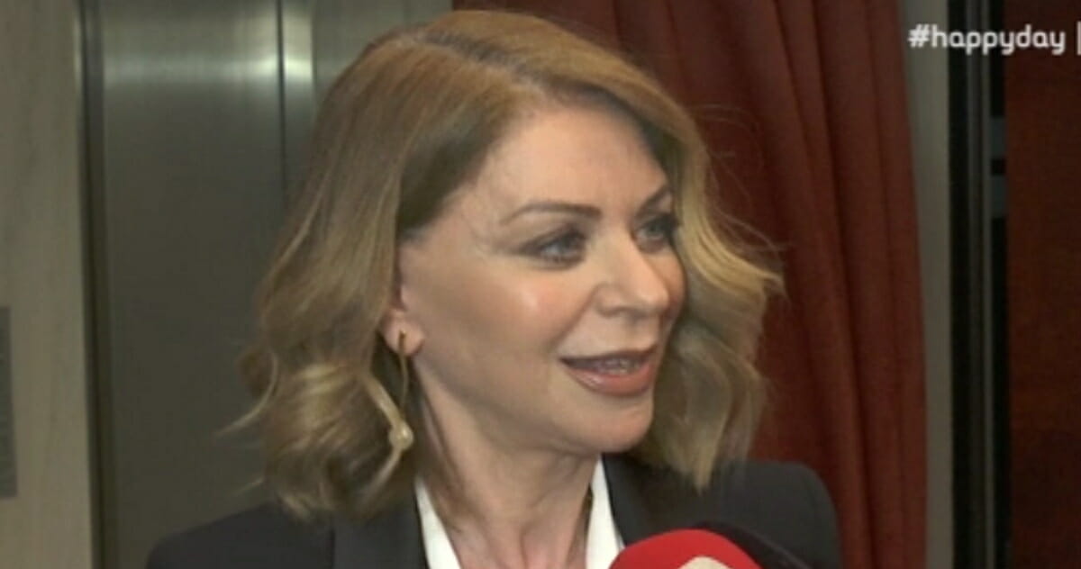 Οι δημοσιογράφοι αποκαλούν την Έλλη Στάη “σικάτη γιαγιά” – Η ίδια όμως…