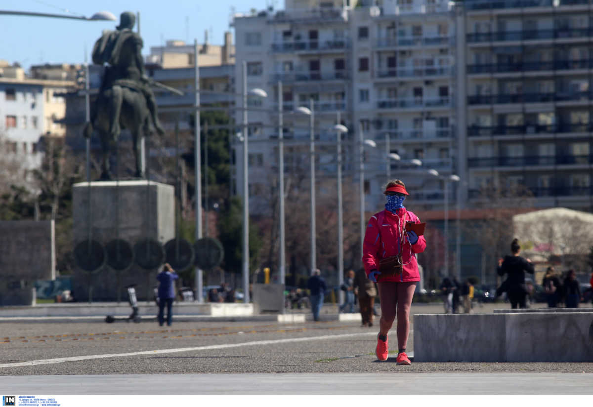 Θεσσαλονίκη: Περιπολίες για να “μείνουν σπίτι” όσοι βολτάρουν στην παραλία