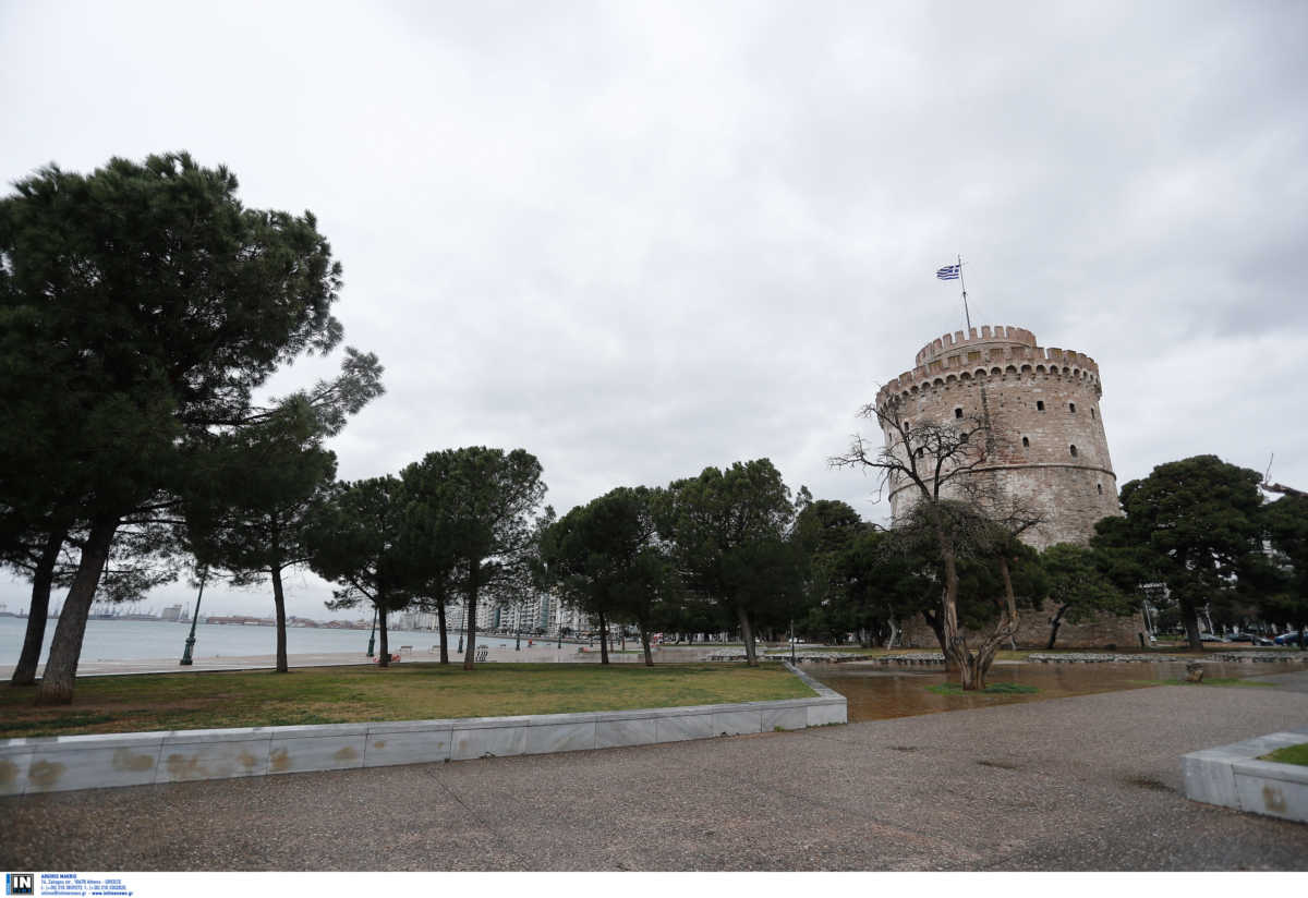 Θρίλερ στη Θεσσαλονίκη με πτώμα άνδρα στον Θερμαϊκό (pic, video)