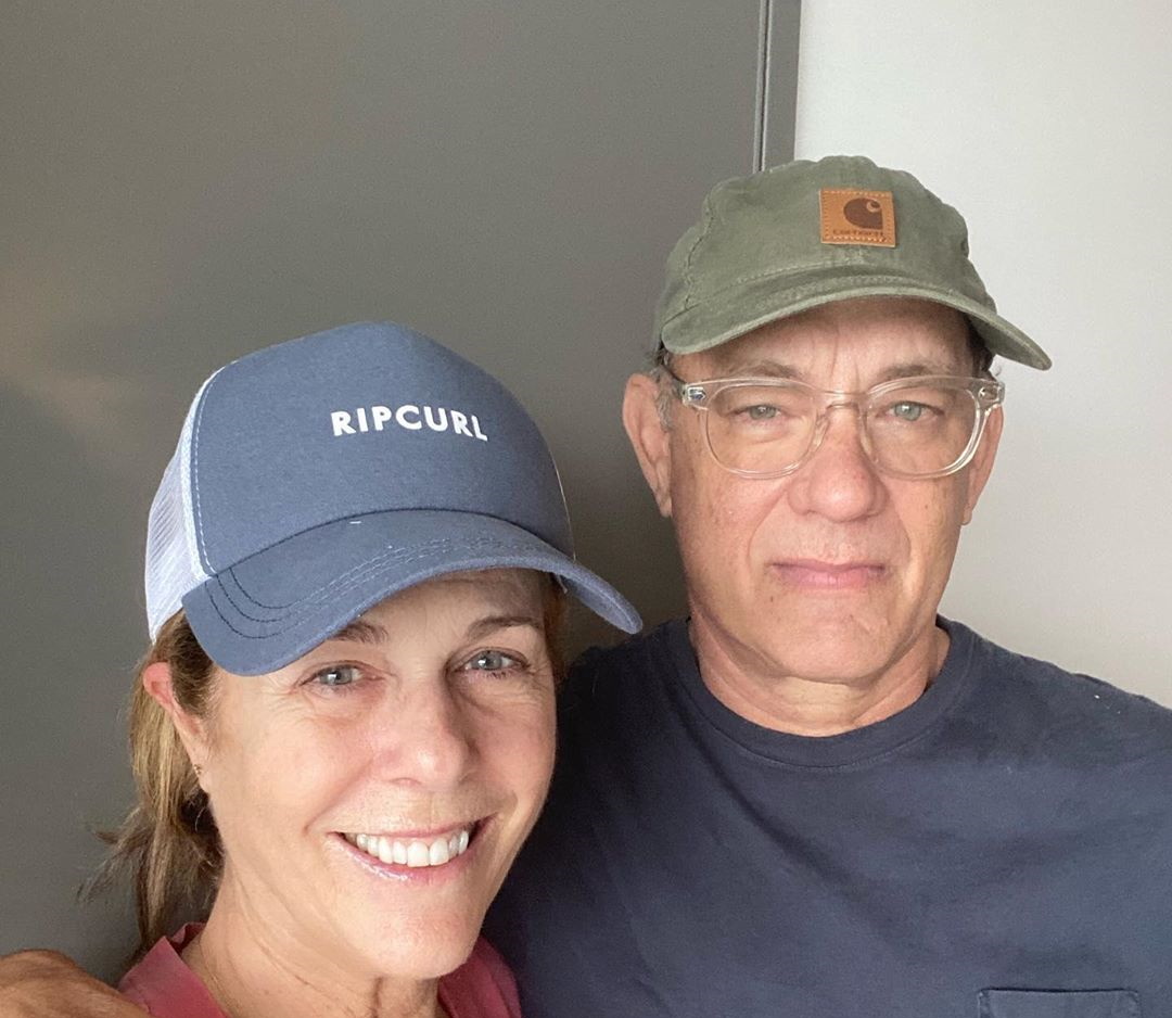 Τom Hanks: Δε χάνει το χιούμορ του και μας λέει τα συμπτώματά του μια εβδομάδα μετά τον κορονοϊό!