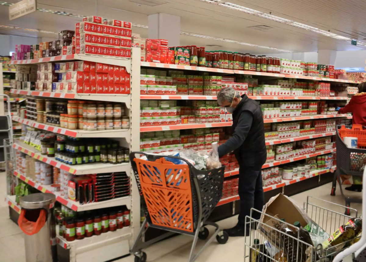 ΕΛΣΤΑΤ: Το lockdown αύξησε τις δαπάνες για τρόφιμα και ποτά – Τα στοιχεία για το 2020
