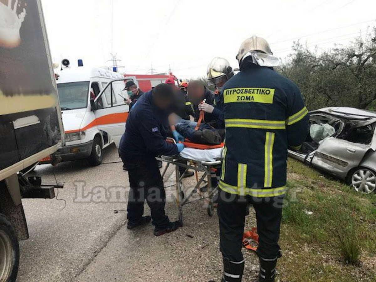 Σοκαριστικά πλάνα από τροχαίο με τραυματίες στην Ανθήλη Φθιώτιδας