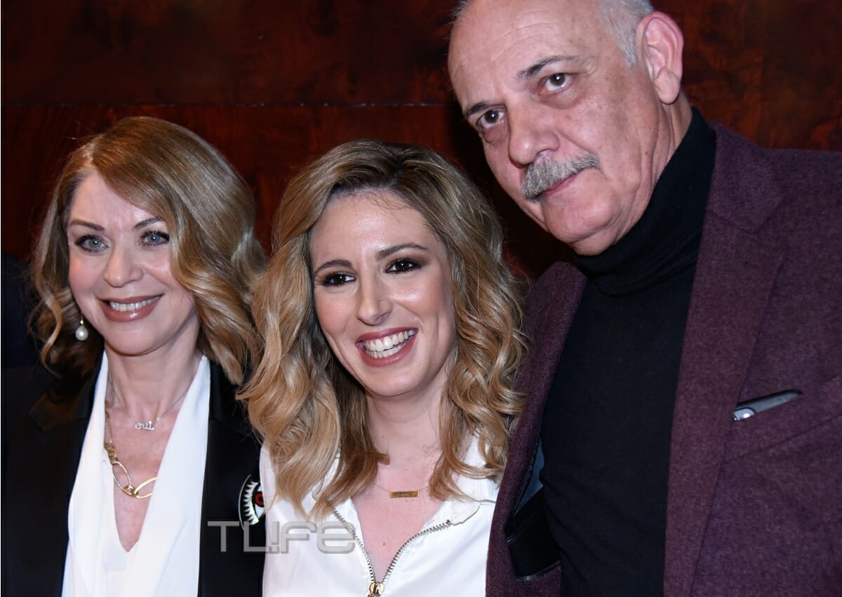 Διάσημοι φίλοι στην παρουσίαση της νέας ποιητικής συλλογής της Σοφίας Τσίπα! [pics]