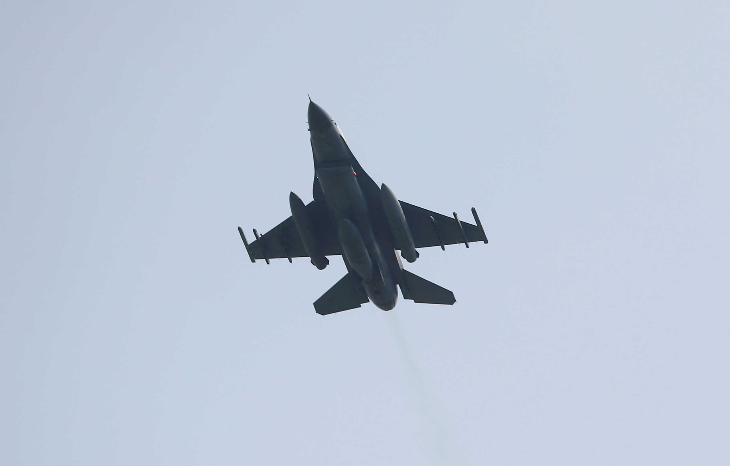 FILE PHOTO: A Turkish F-16 fighter jet takes off from Incirlik airbase in the southern city of Adana, Turkey, July 27, 2015.   REUTERS