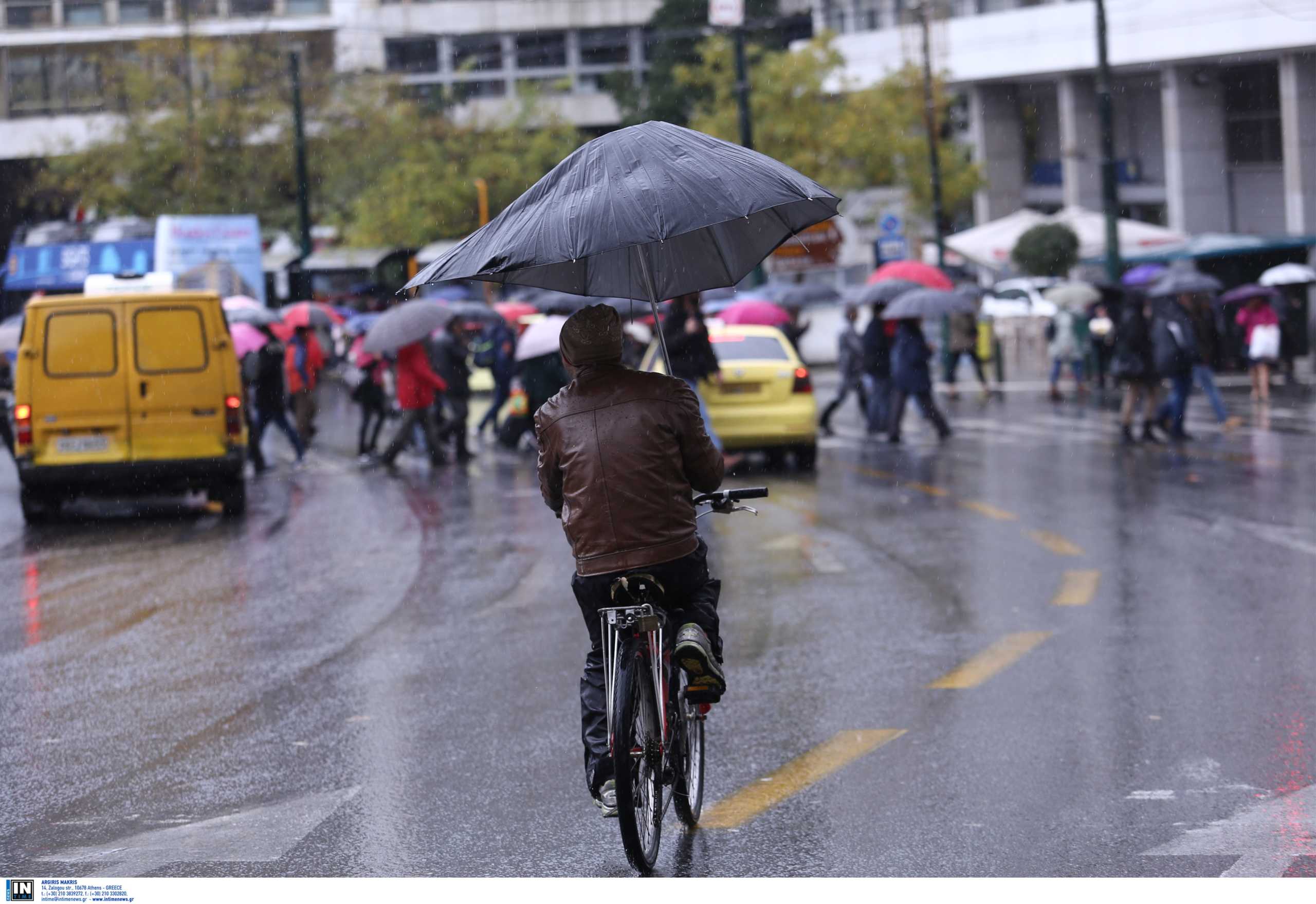Καιρός αύριο: Ψυχρό μέτωπο με βροχές και καταιγίδες