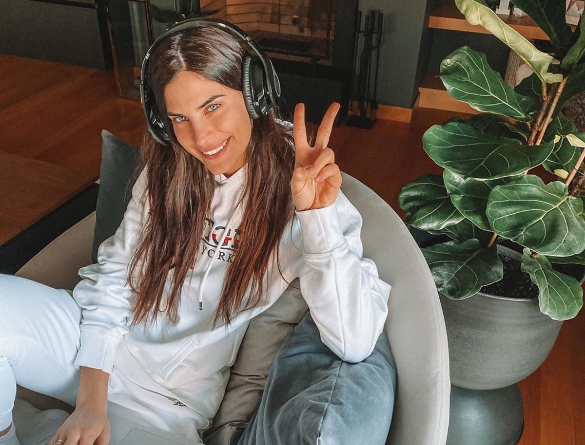 Χριστίνα Μπόμπα: Έτσι περνά τις ώρες της στο σπίτι μαζί με τον Σάκη Τανιμανίδη!