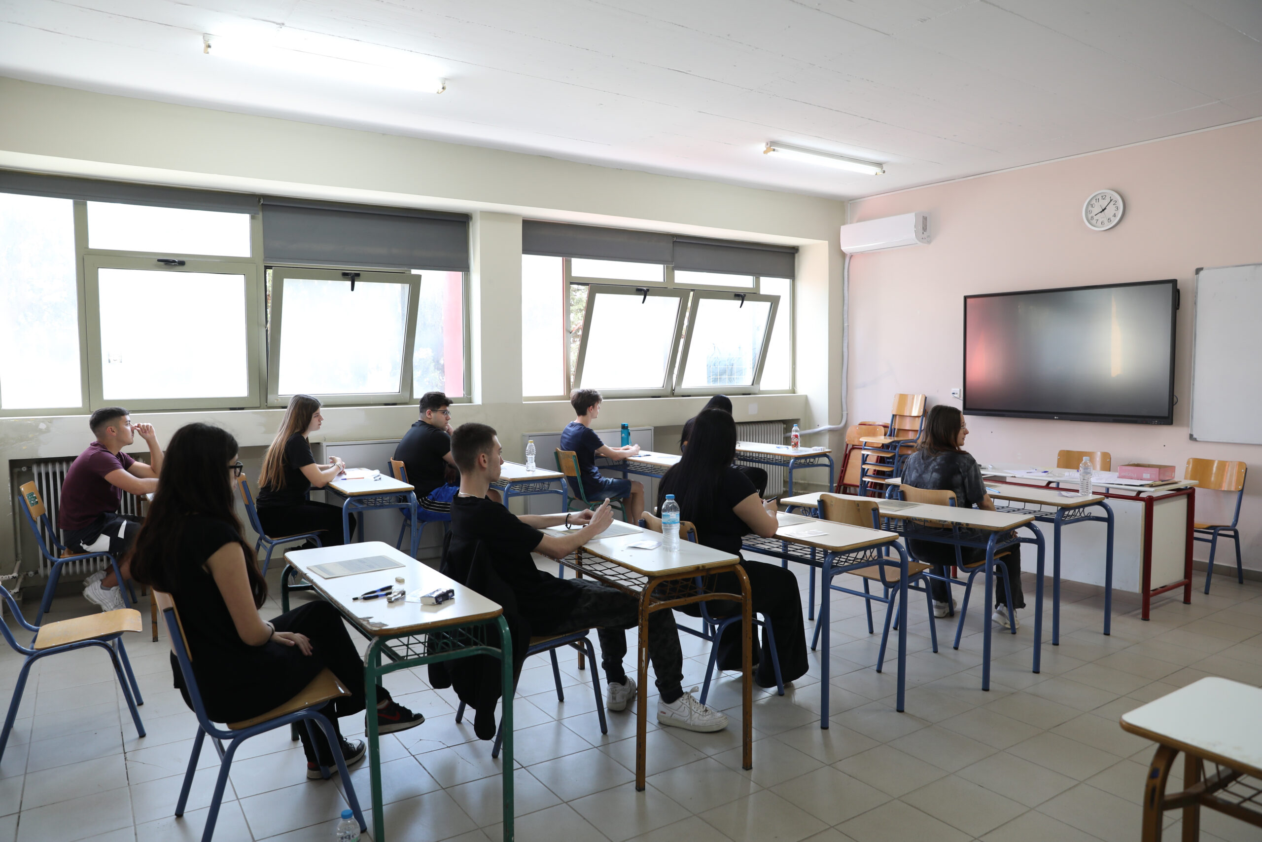 Έναρξη των πανελλαδικών εξετάσεων για τους υποψηφίους των Επαγγελματικών Λυκείων (ΕΠΑΛ). Σάββατο 31  Μαΐου 2025 (POOL