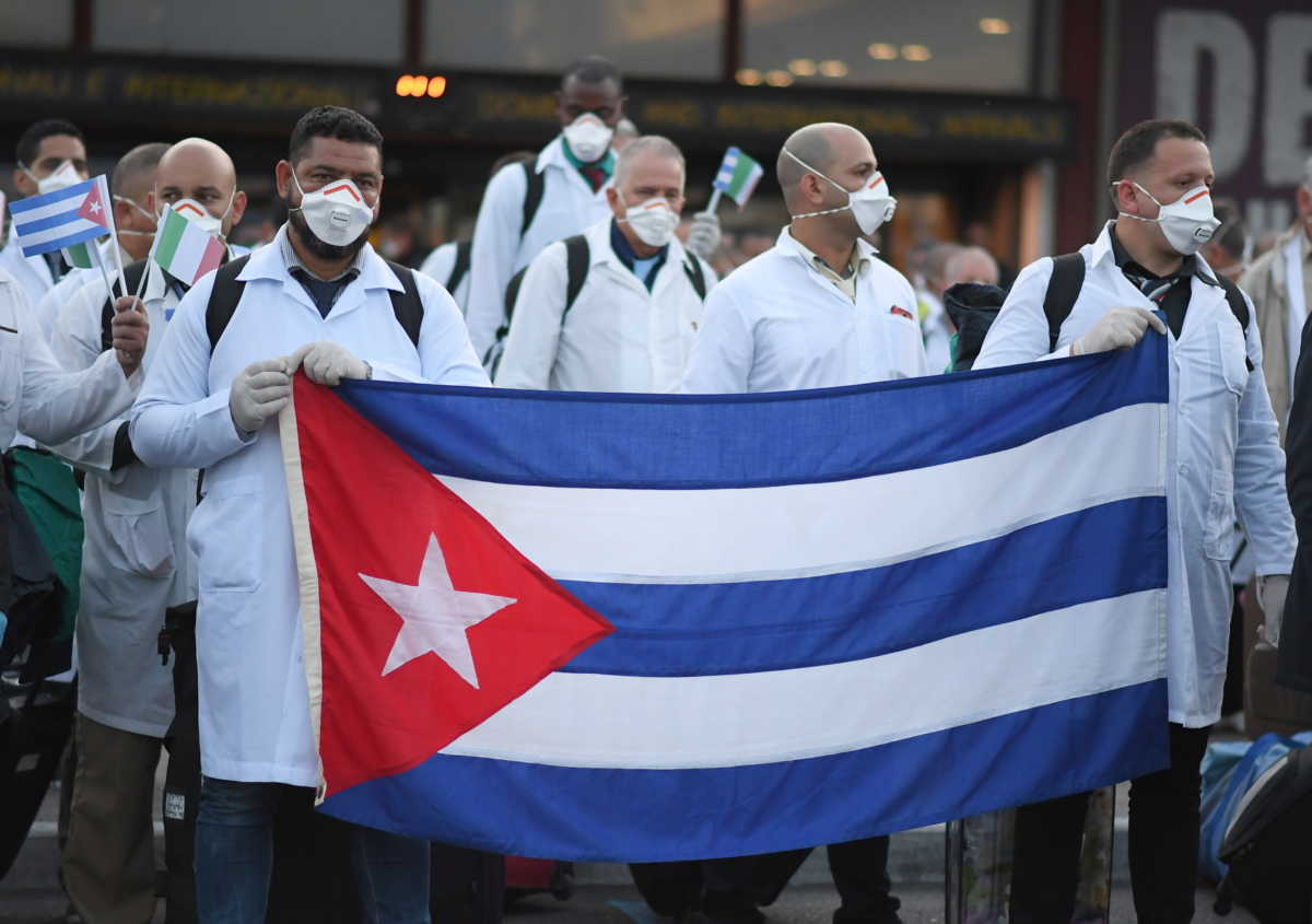 Κορονοϊός: Κλείνει τα σύνορα και ακυρώνει την παρέλαση της Εργατικής Πρωτομαγιάς η Κούβα