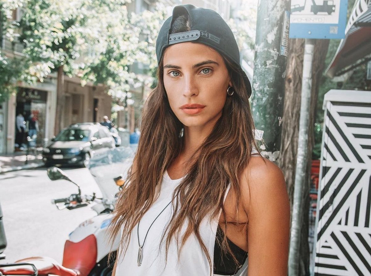 Χριστίνα Μπόμπα: Οι «μετακινήσεις 6» στο κέντρο της Αθήνας και οι χαλαρές στιγμές στο σπίτι [pics]