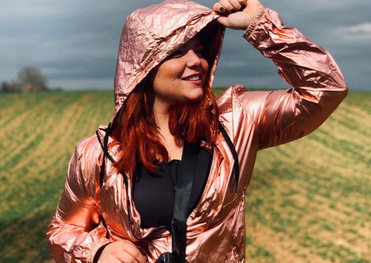 Συγκινεί η Δανάη Μπάρκα: «Σαν αναλαμπή σκέφτηκα τους ανθρώπους που δεν έχουν μια αγκαλιά να κρατηθούν»