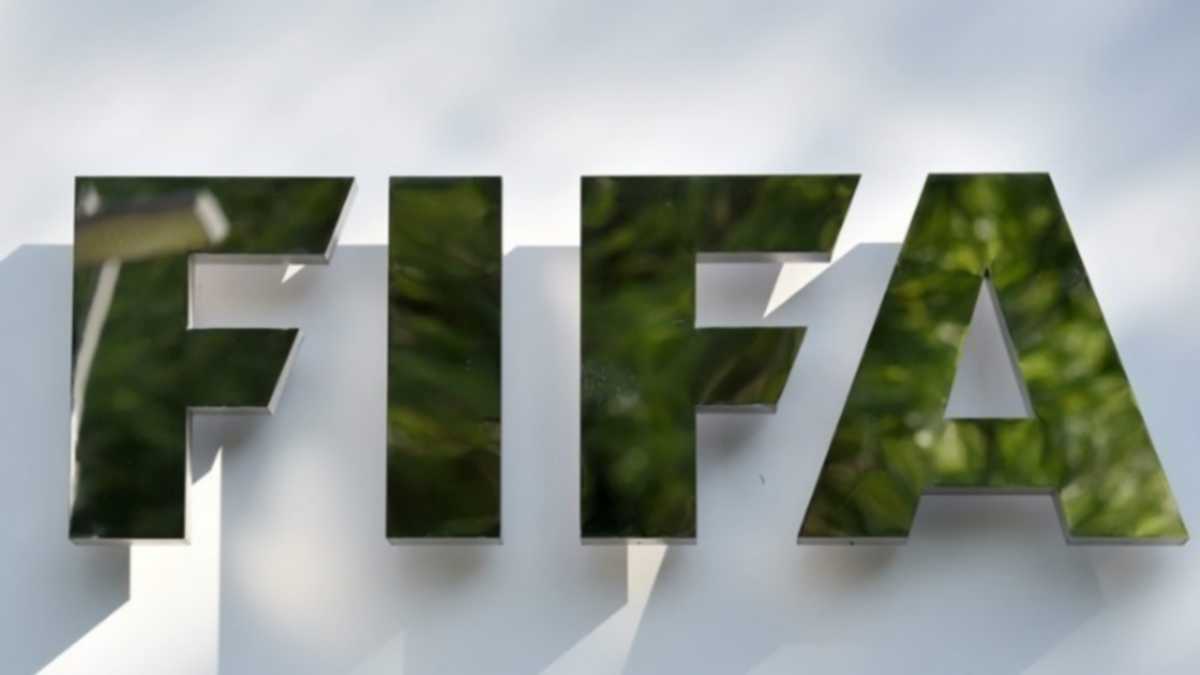 Η FIFA επιτρέπει τρεις μετεγγραφές στη σεζόν για κάθε ποδοσφαιριστή