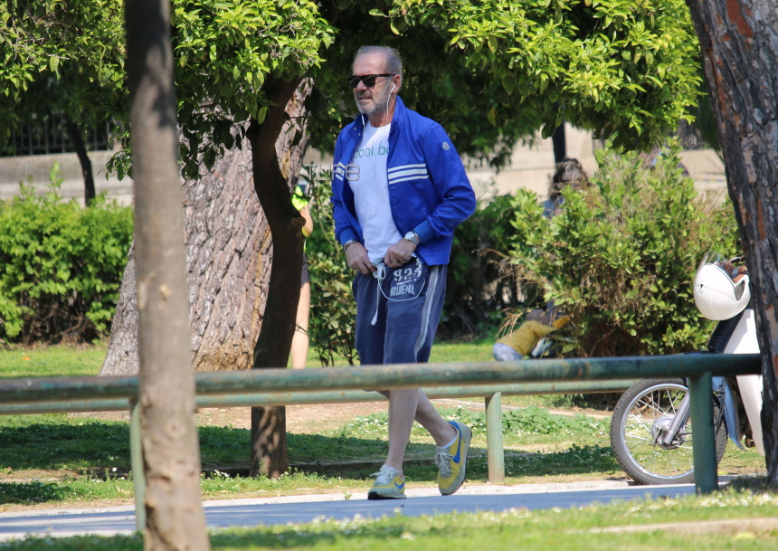 Mετακίνηση 6 για τον Πέτρο Κωστόπουλο! Για τρέξιμο στο Ζάππειο! [pics]