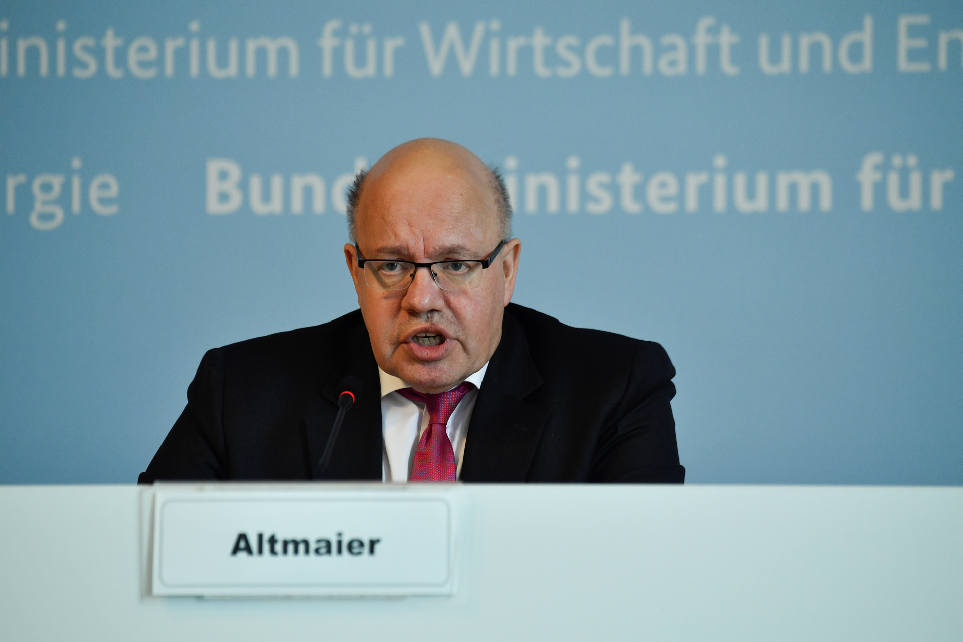 German Economy Minister Peter Altmaier gives statements on the coronavirus disease (COVID-19) situation, in Berlin, Germany April 9, 2020. John Macdougall