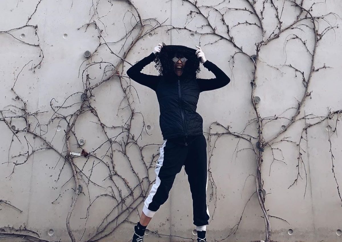 Μαρία Σολωμού: Περνά την καραντίνα κάνοντας party και βόλτες στον Λυκαβηττό!