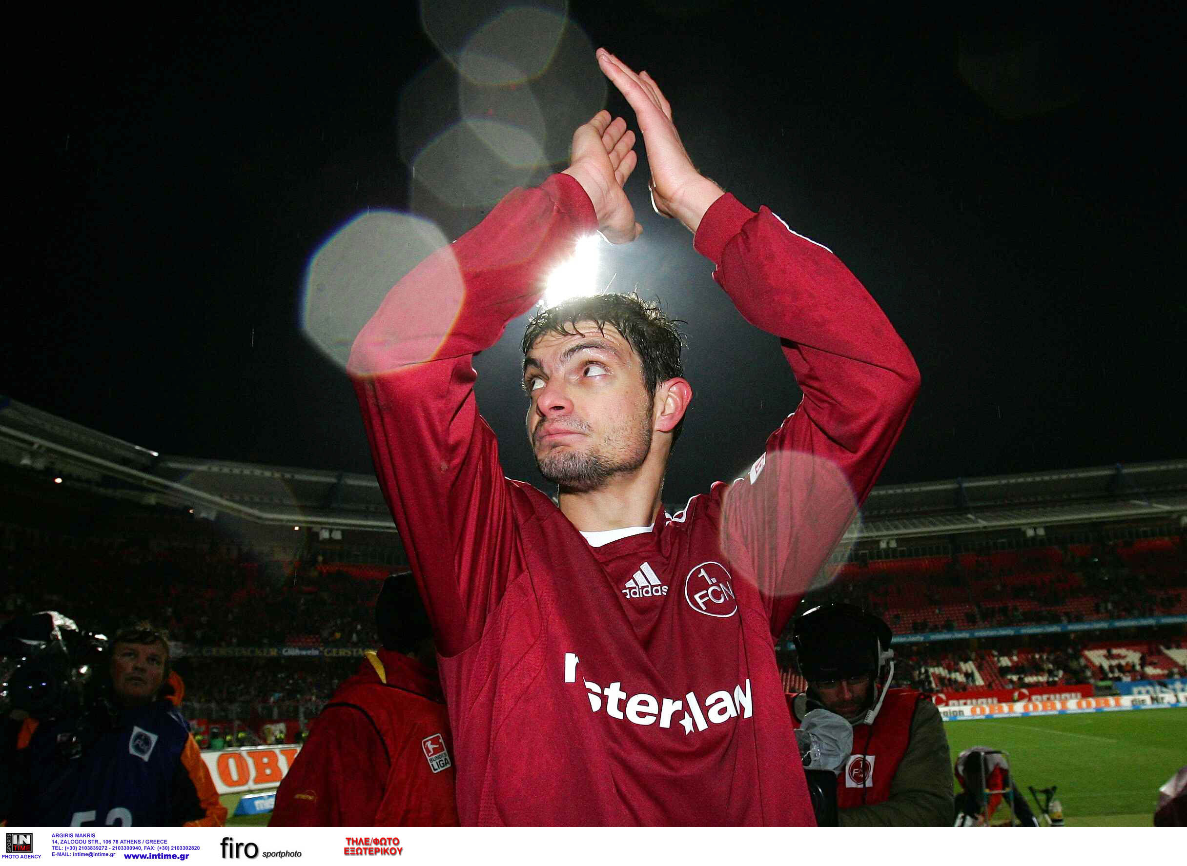 firo  
Fussball, Fußball    25.11.2007
1. Bundesliga Saison 2007
1. FC Nürnberg - Borussia Dortmund, BVB  2:0
Angelos Charisteas, Nürnberg, Schlußjubel, 
copyright by firo sportphoto:
Es gelten unsere AGBs, einsehbar auf www.firosportphoto.de
Pfefferackerstr. 2a 
45894  G e l s e n k i r c h e n
www.firosportphoto.de
mail@firosportphoto.de
(V o l k s b a n k  B o c h u m  W i t t e n)
BLZ.: 430 601 29
Kt. Nr.: 341 117 100
Tel:  0209 - 9304402
Fax:  0209 - 9304443