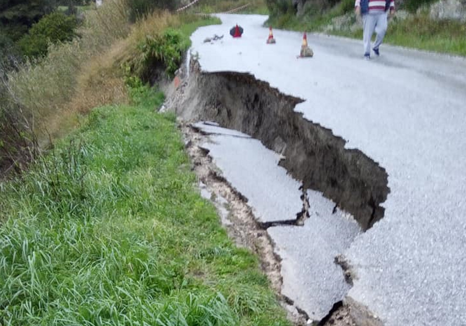 Καιρός: Εικόνες καταστροφής αφήνει πίσω της η κακοκαιρία στη Βόρεια Ελλάδα