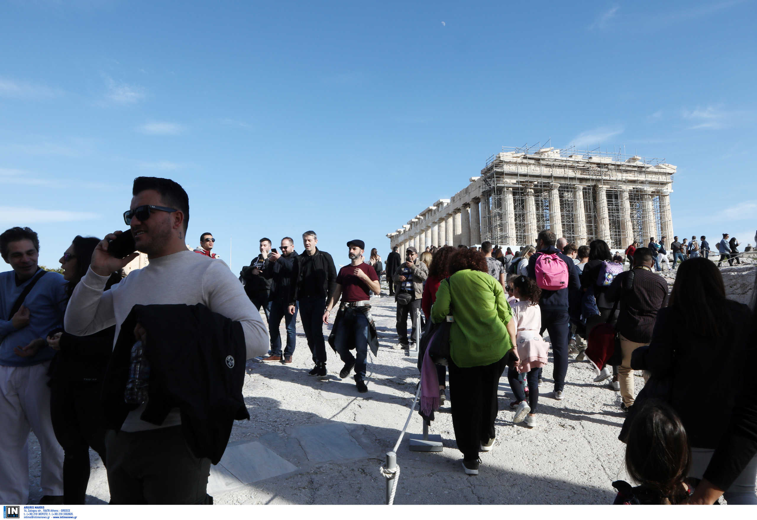 Έκκληση τουριστικών συνοδών και ξεναγών – ‘’Να συμπεριληφθούμε στο επίδομα των 800 ευρώ’’