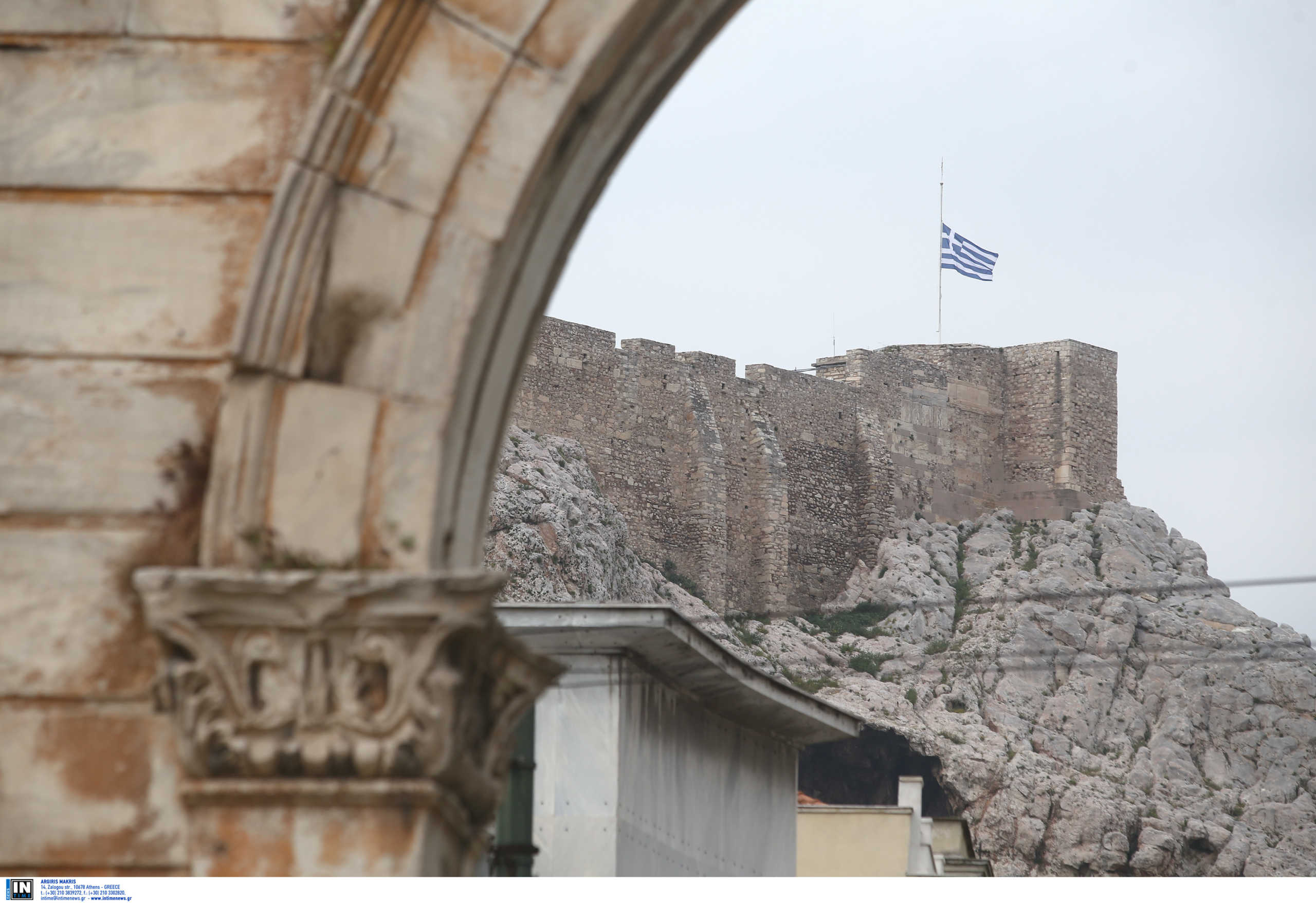 Χατζηδάκης: Θα βγει Προεδρικό Διάταγμα για τα κτίρια γύρω από την Ακρόπολη