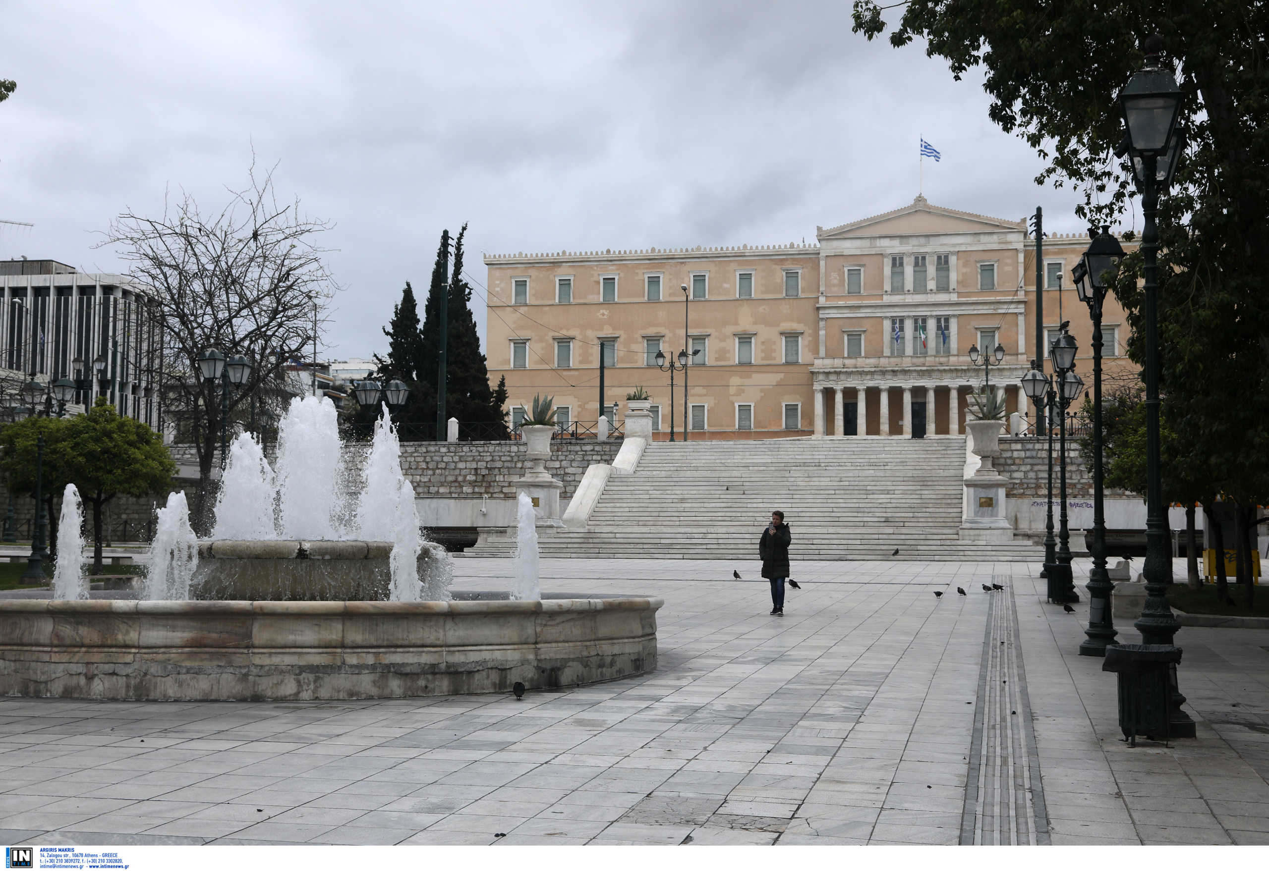 Αποκαλυπτική δημοσκόπηση για κορονοϊό: “Ψήφος εμπιστοσύνης” στην κυβέρνηση – Απαισιοδοξία για τον… κουμπαρά