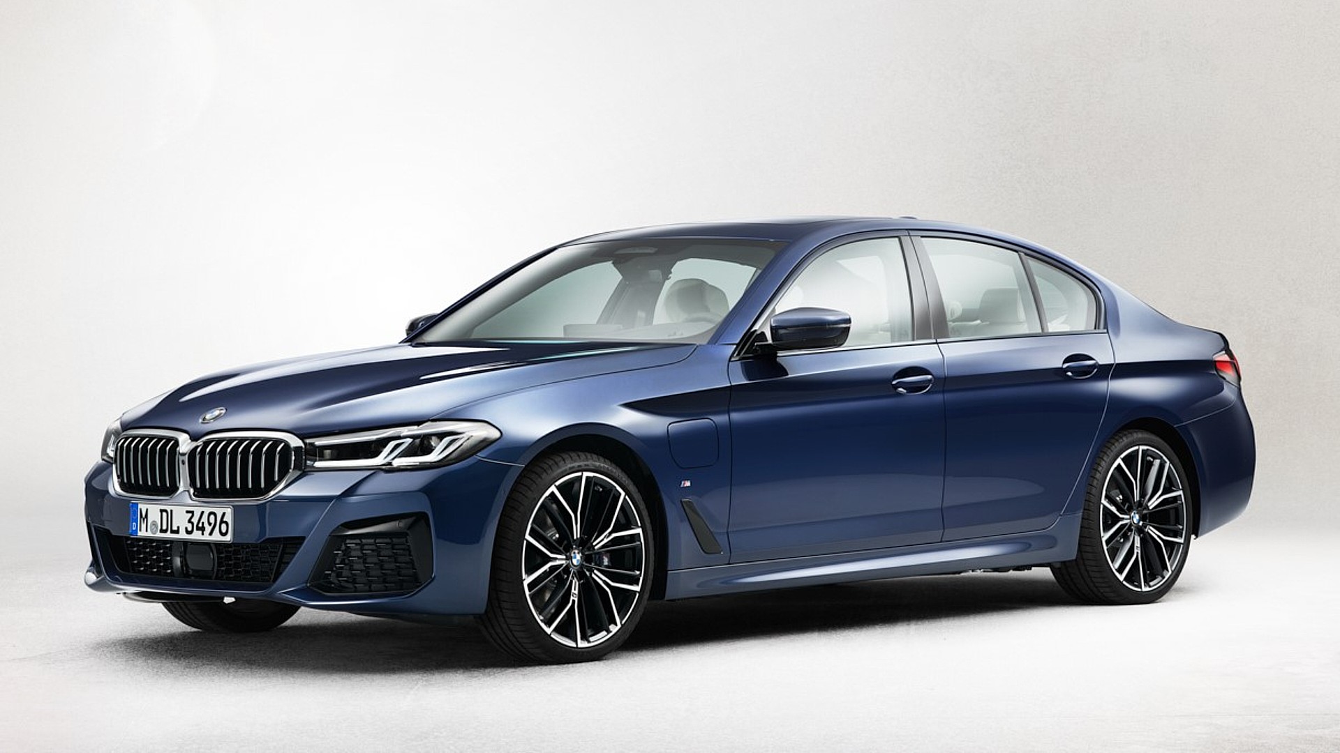 Αυτή είναι η φρεσκαρισμένη νέα BMW 5 Series [pics]