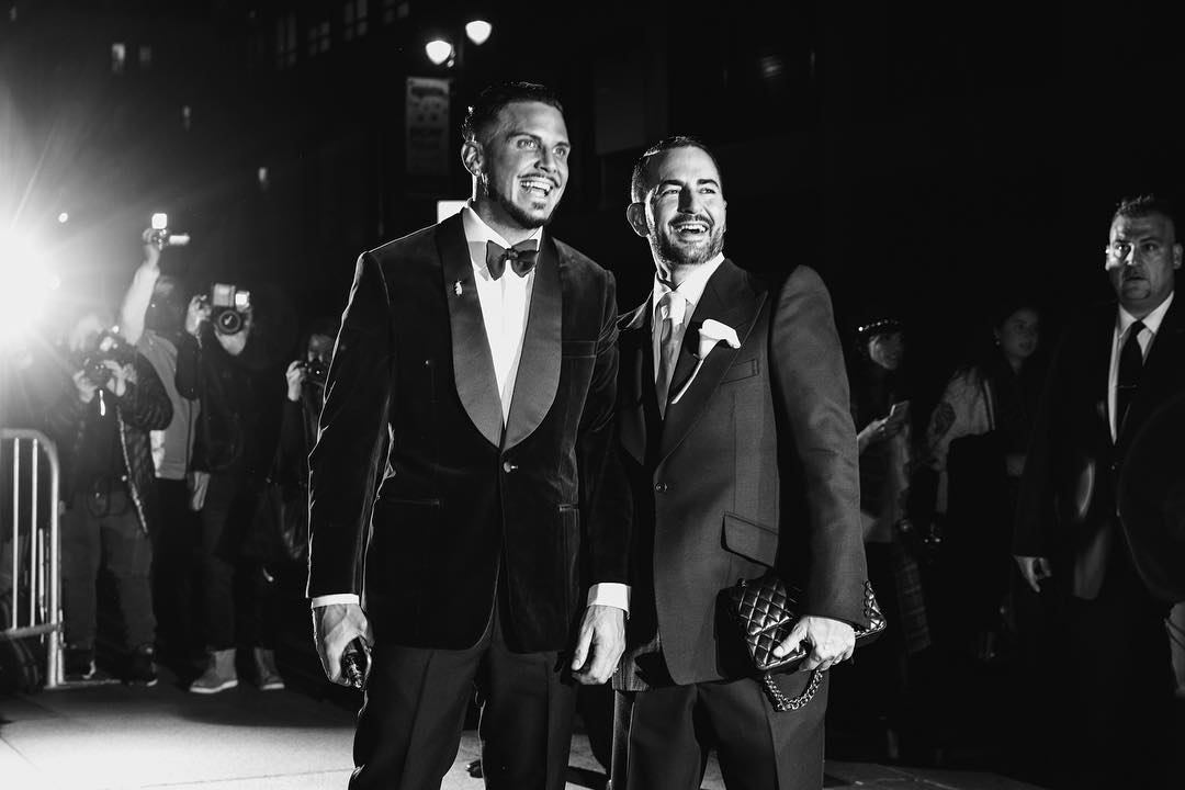 Συγκινεί ο Marc Jacobs! Ο άντρας του είναι μακριά λόγω κορονοϊού! Γιόρτασαν την επέτειό τους μέσω instagram!