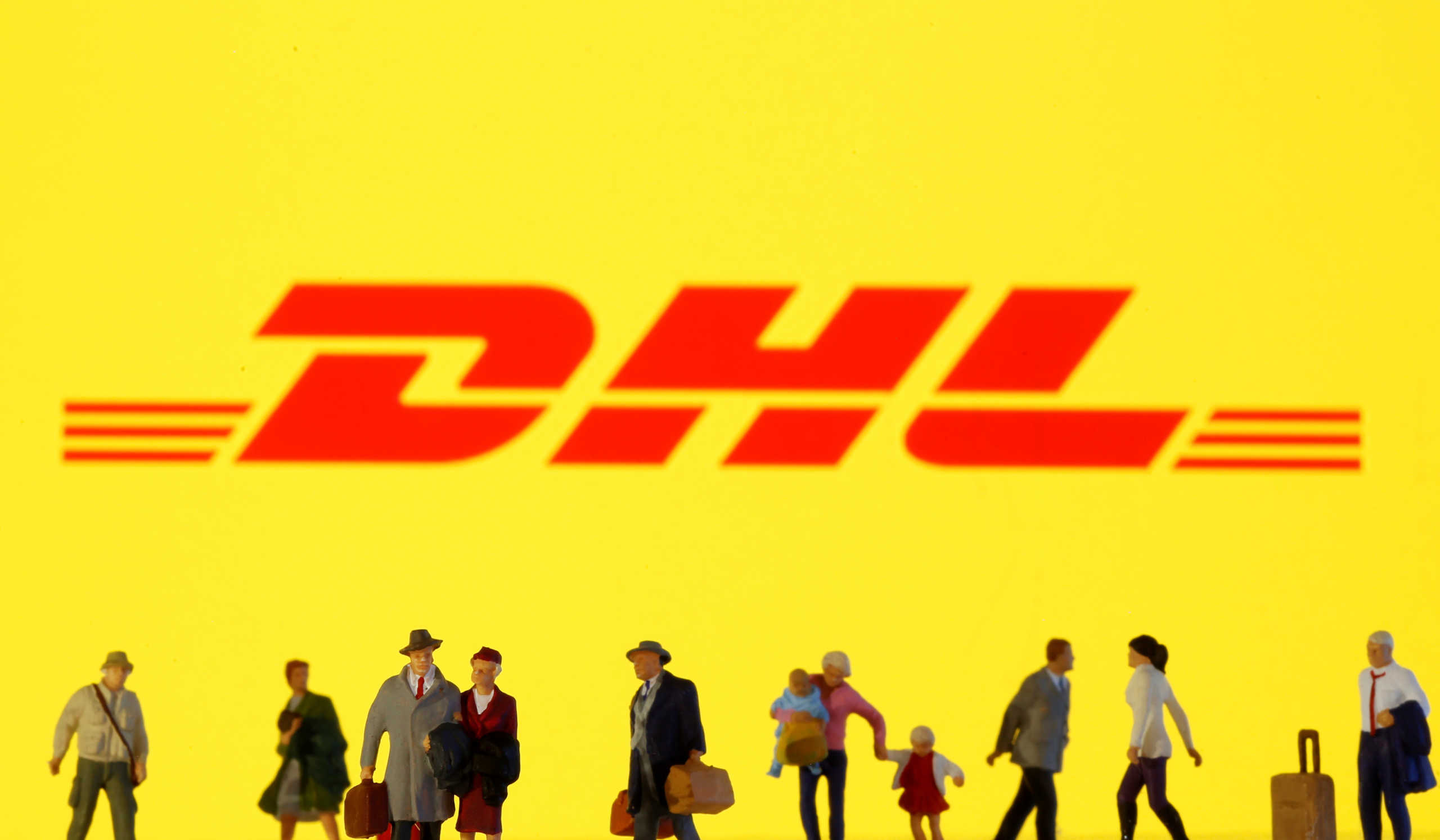Βρετανία: Η DHL απολύει 2.200 εργαζόμενους