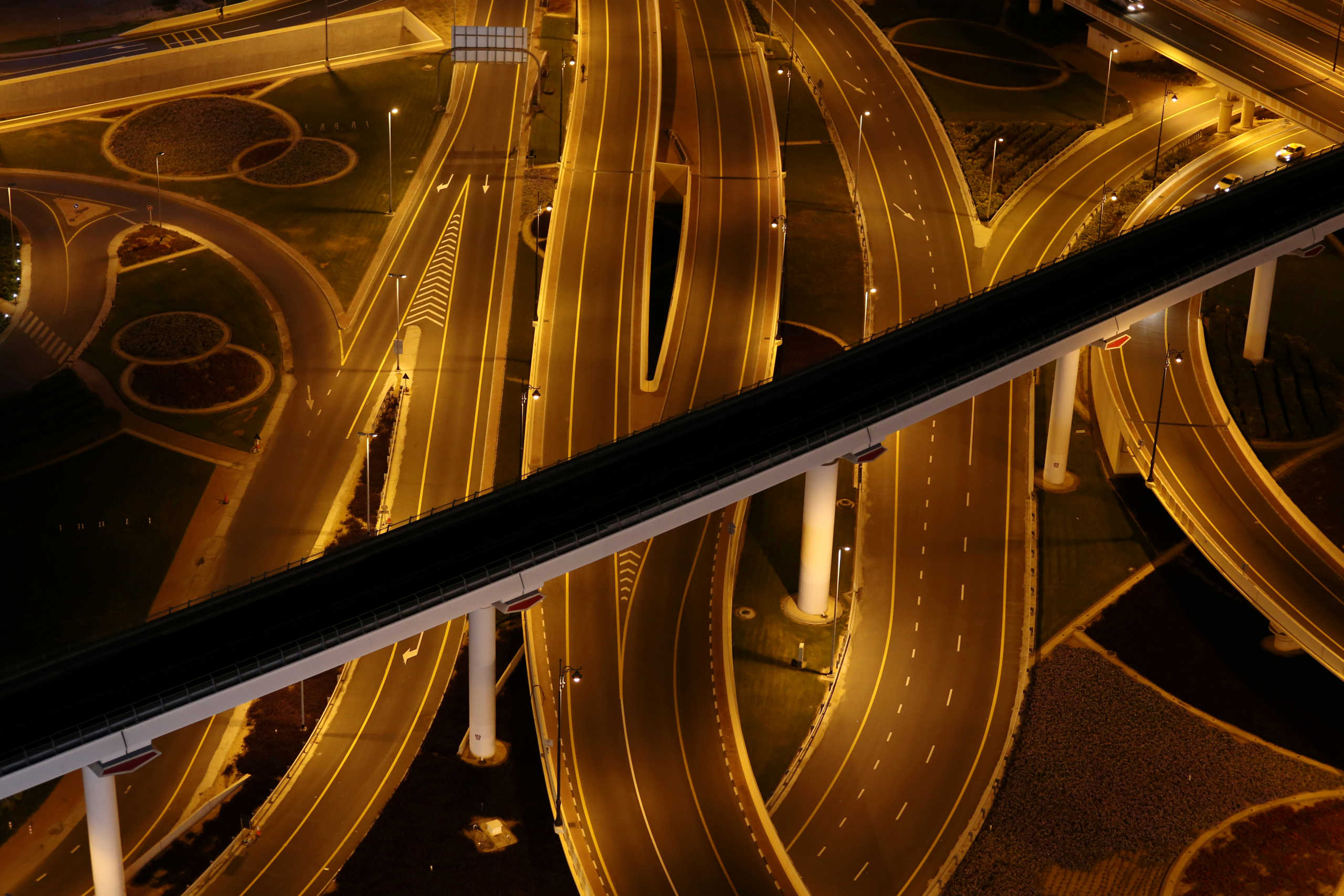 FILE PHOTO: Aerial view of the Sheikh Zayed Road, following the outbreak of coronavirus disease (COVID-19), in Dubai, United Arab Emirates, March 26, 2020. Picture taken March 26, 2020. REUTERS