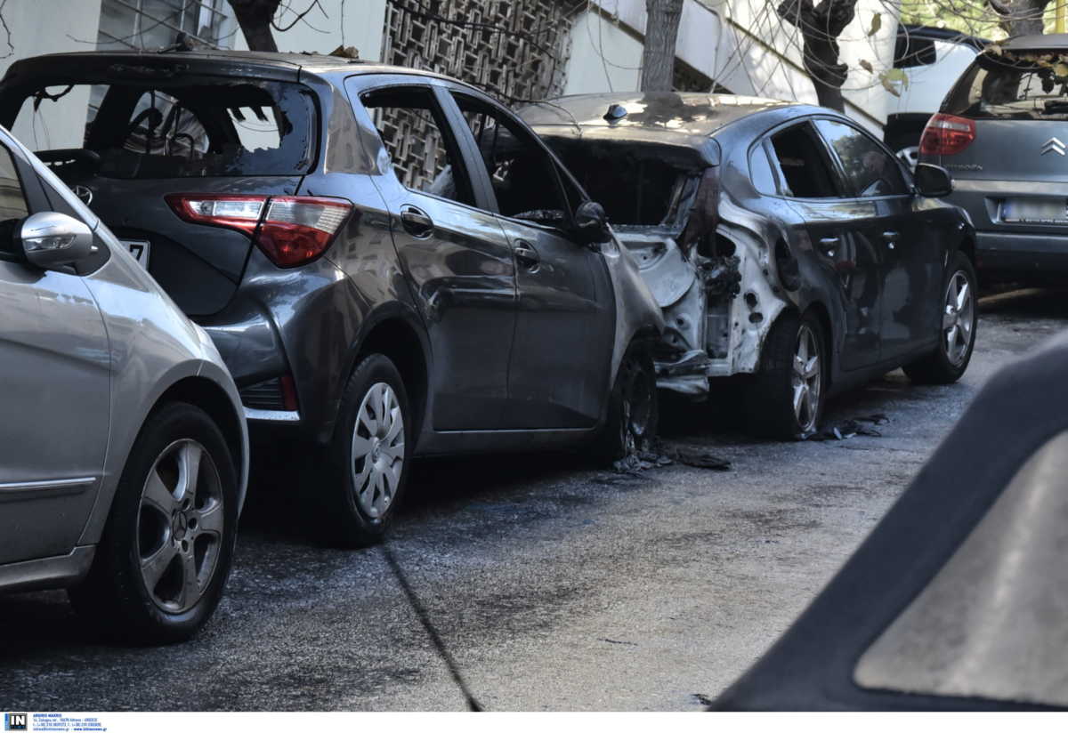 Μπαράζ εμπρηστικών επιθέσεων τα ξημερώματα στην Πάτρα