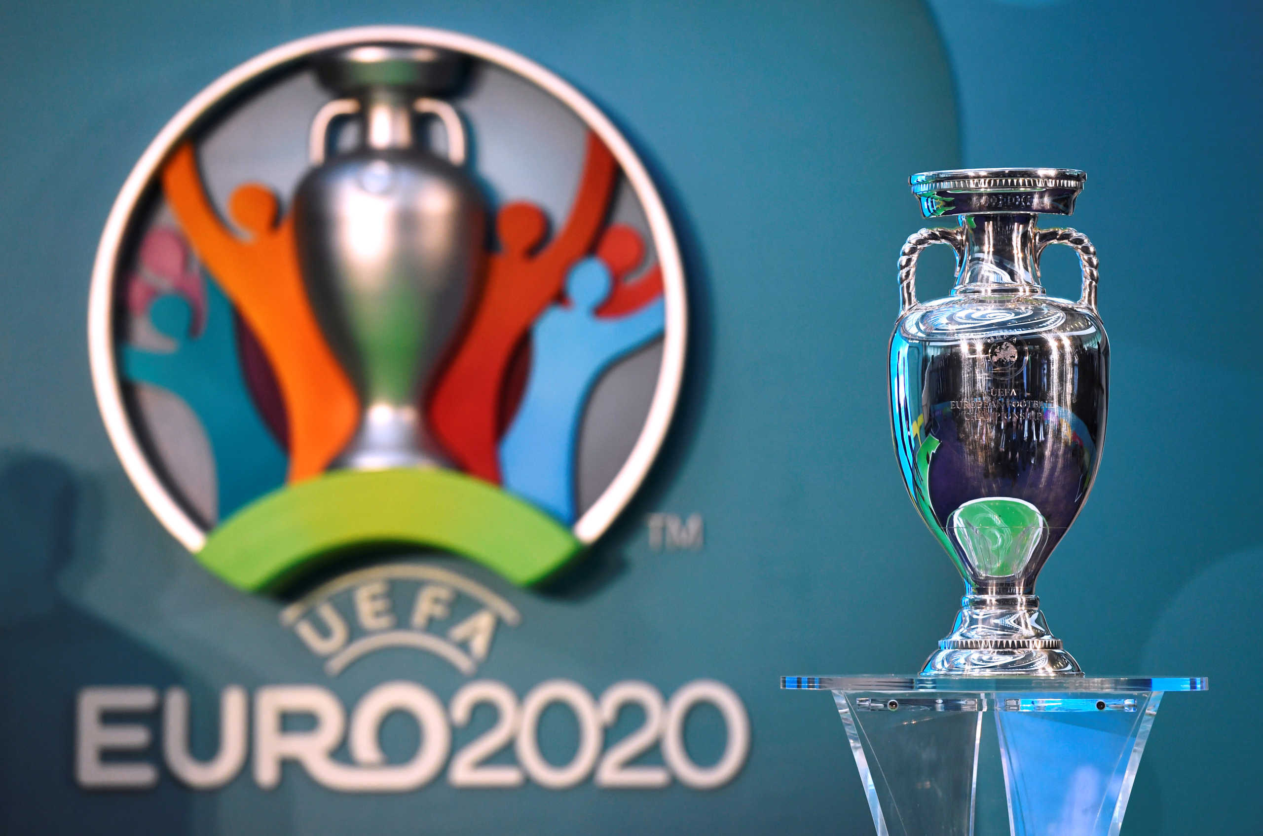 Euro 2020: Φίλαθλοι στα γήπεδα και των 12 πόλεων